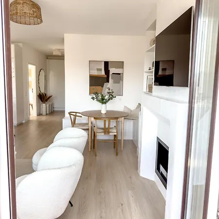 Charming New 1br Oasis Near