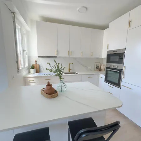 Charming New 1br Oasis Near *