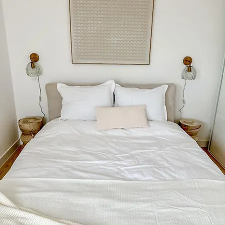 Charming New 1br Oasis Near דירה