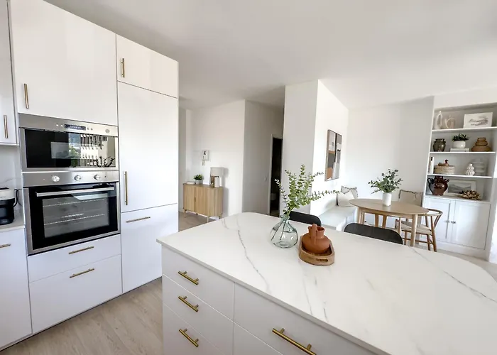 Charming New 1br Oasis Near アパート