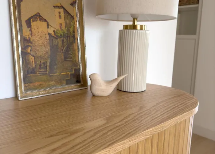 Charming New 1br Oasis Near アパート ルガーノ