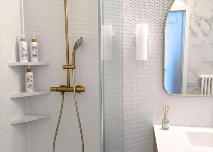 Charming New 1br Oasis Near * ルガーノ